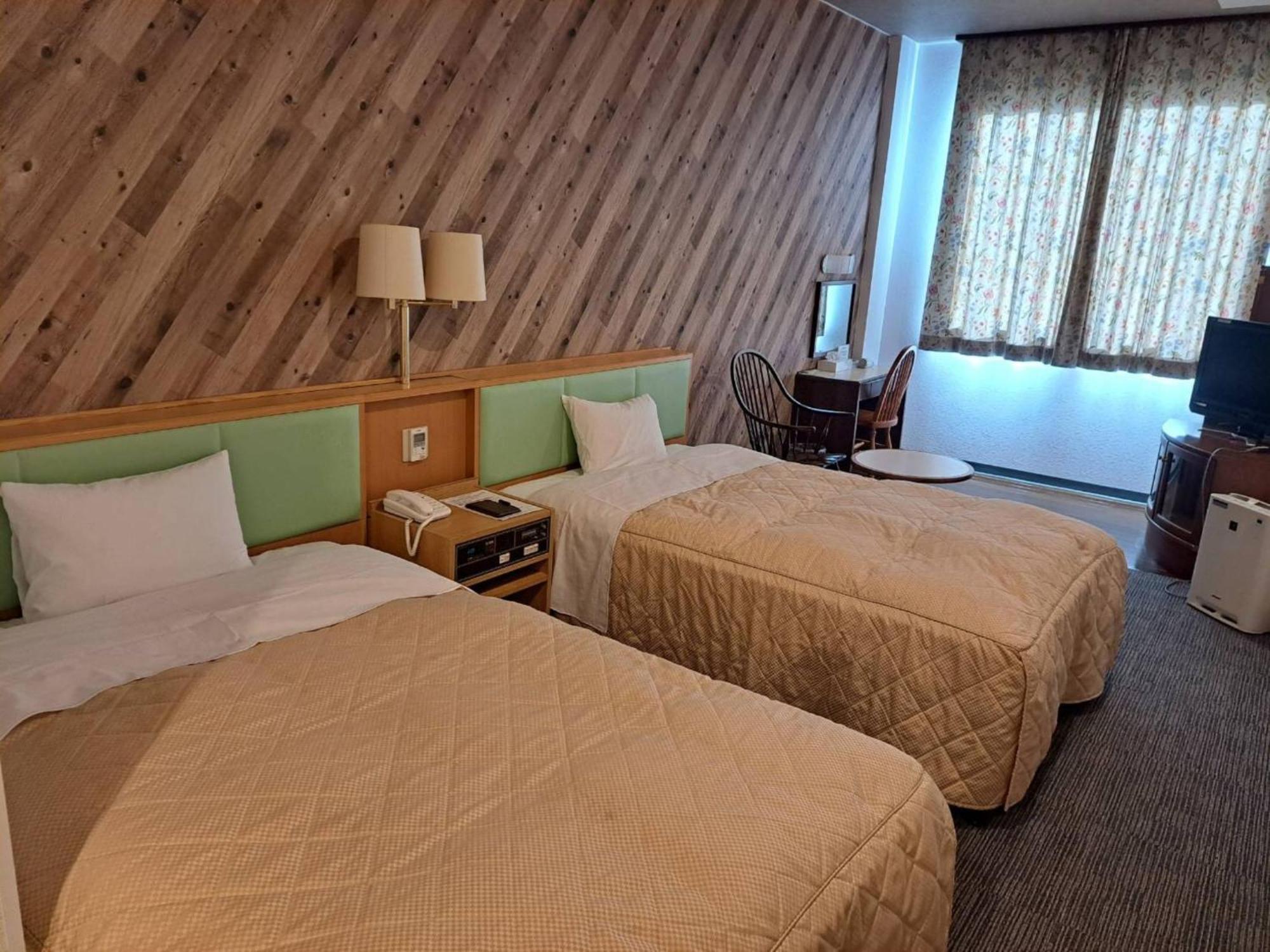 Business Hotel Kawakami Kumano Exteriör bild