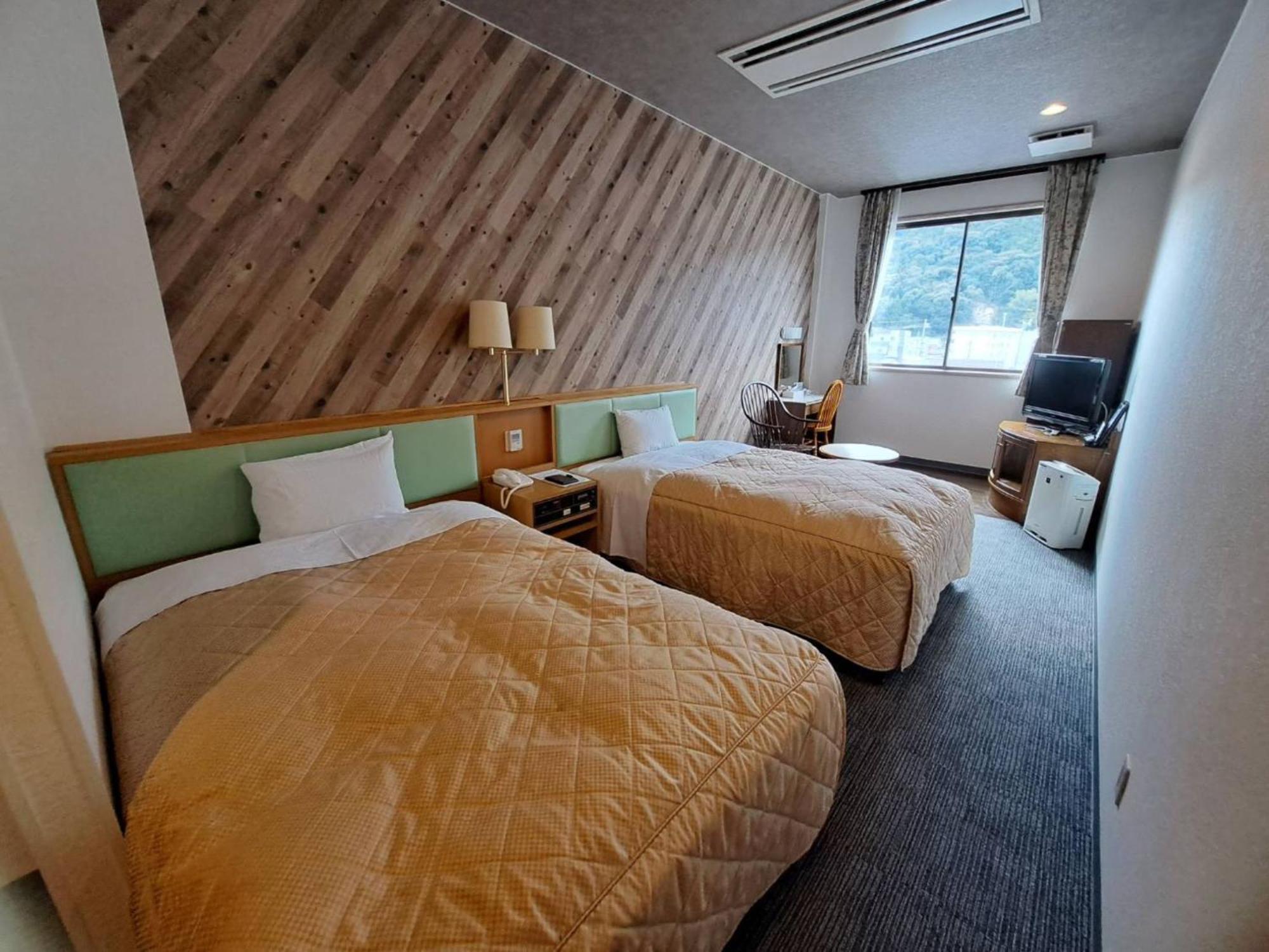 Business Hotel Kawakami Kumano Exteriör bild